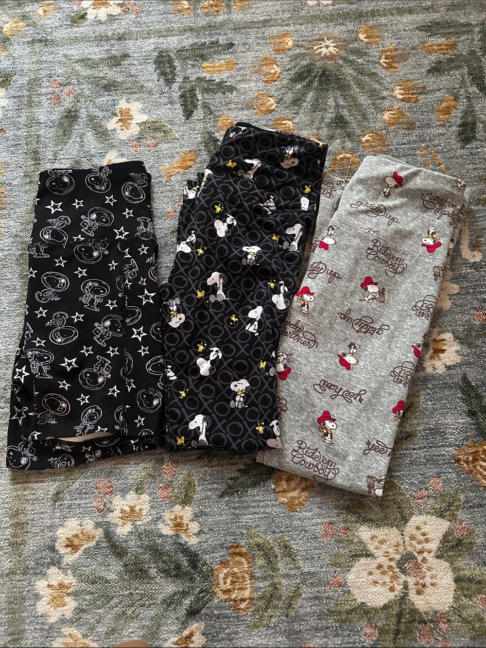 Peanuts Snoopy Printed Full-Length Leggings (2x) & Biker Shorts (1x) | Large